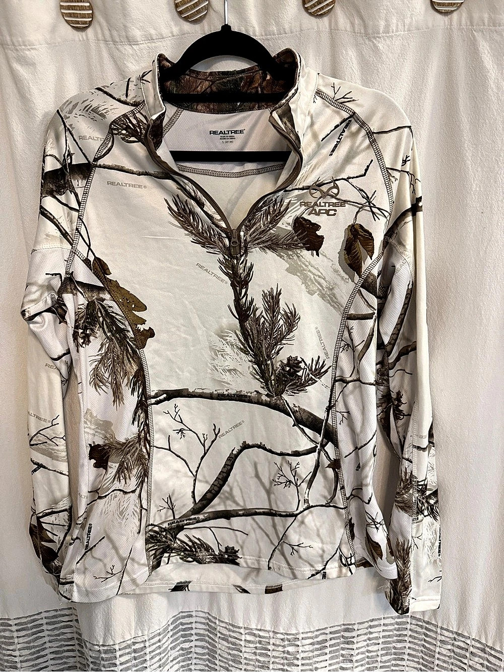 Realtree APX Men's Camo Long Sleeve White & Brown Large Like New